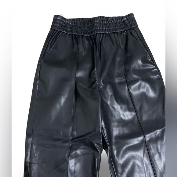 Black leather pants with pockets BNWT 9/10 Just a bit wrinkled. - Picture 4 of 4